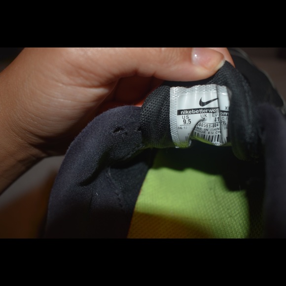 Women’s Nike Shoes - Picture 6 of 6